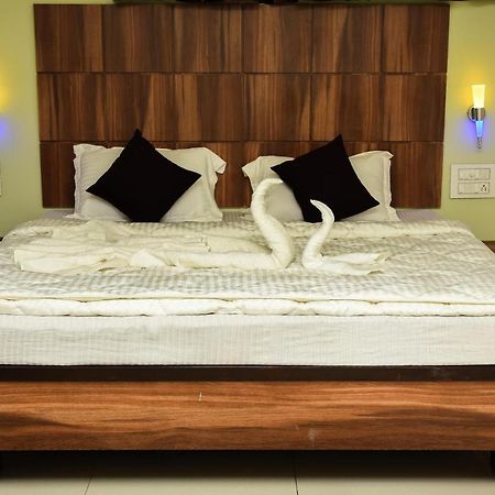 Hotel Shyam Palace Bhuj Zewnętrze zdjęcie