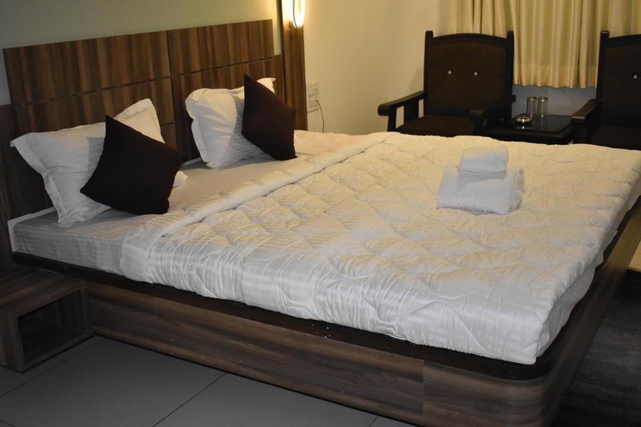 Hotel Shyam Palace Bhuj Zewnętrze zdjęcie