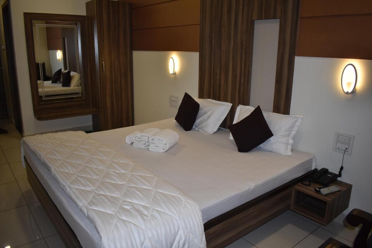 Hotel Shyam Palace Bhuj Zewnętrze zdjęcie